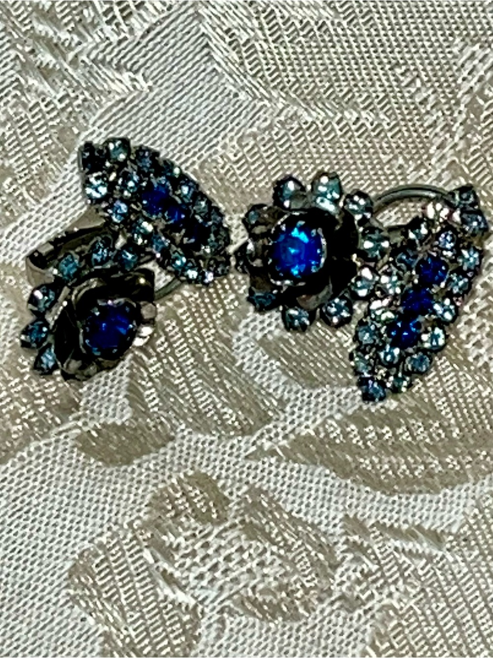 Vtg 50s Sapphire Ice Blue Rhinestone Cluster Floral Leaf Statement Clip Earrings